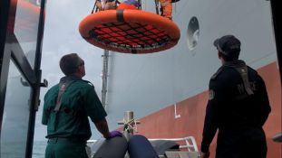 Water Police rescue - Darwin