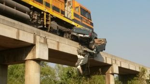 Train v Car Crash - Katherine